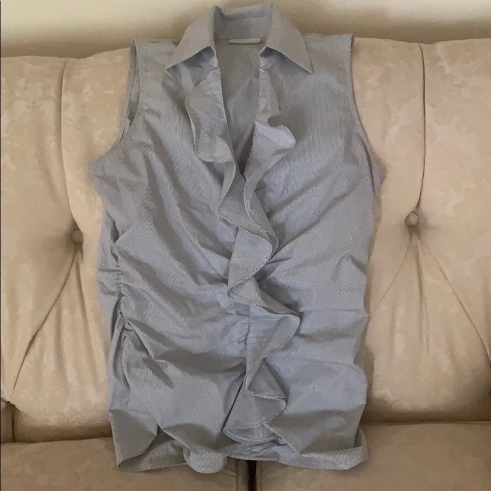 Sleeveless professional top